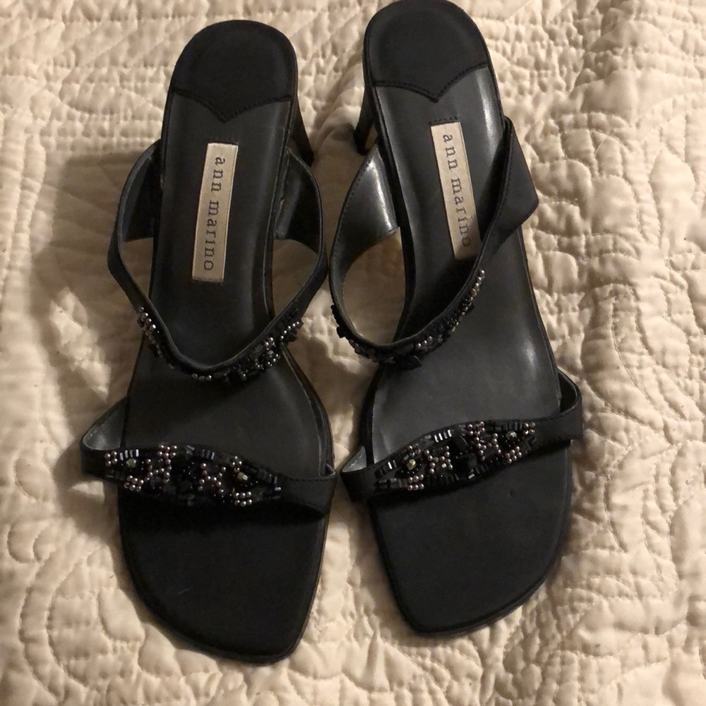 Ann Marino 7 1/2 M heels